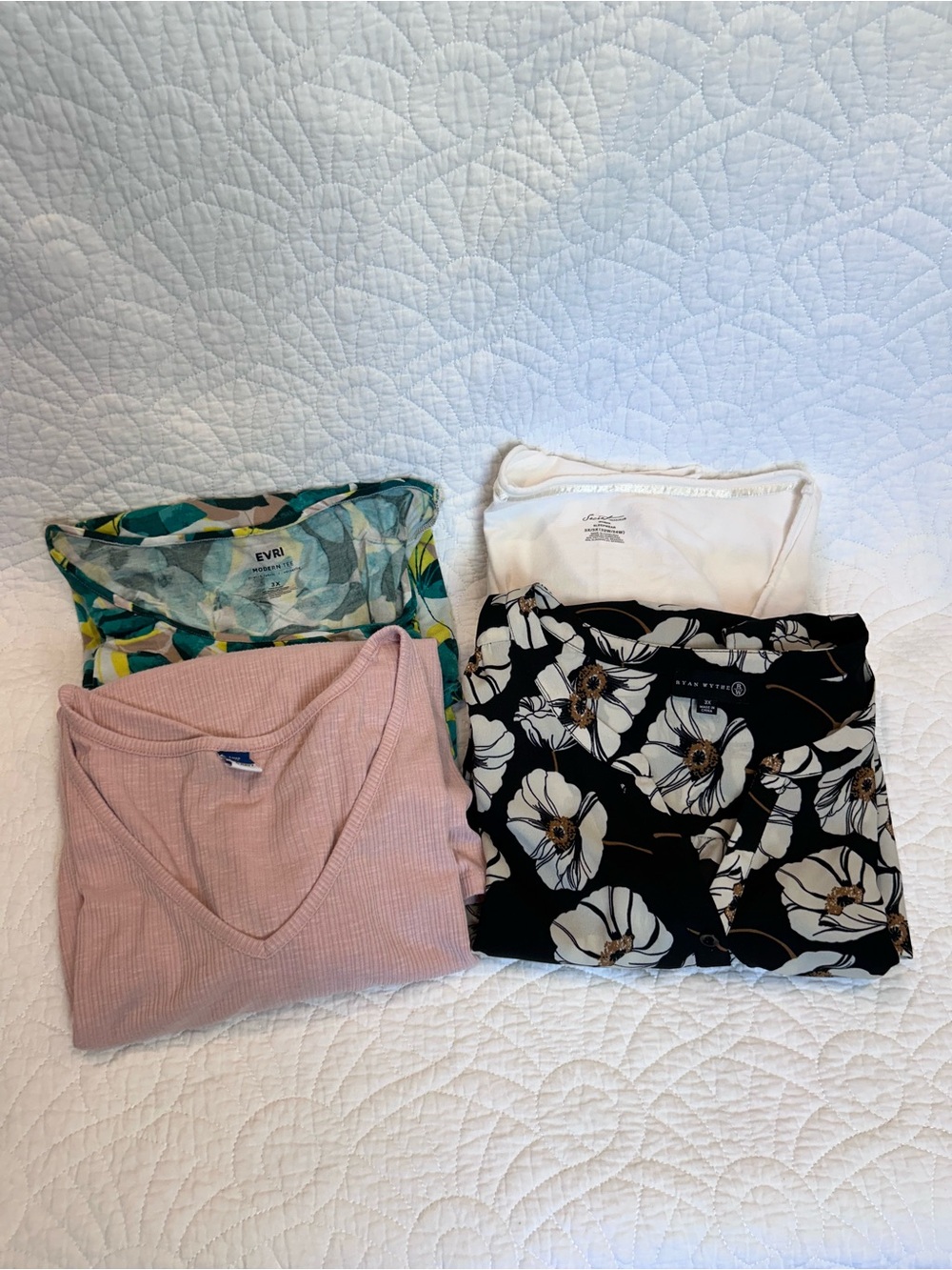 Women’s Plus Size 3X 4 Piece Casual Tops Bundle | Old Navy + EVRI + Mixed Brands